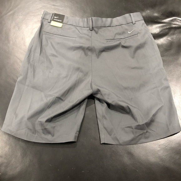 Men’s Nike Golf Shorts - Picture 2 of 4